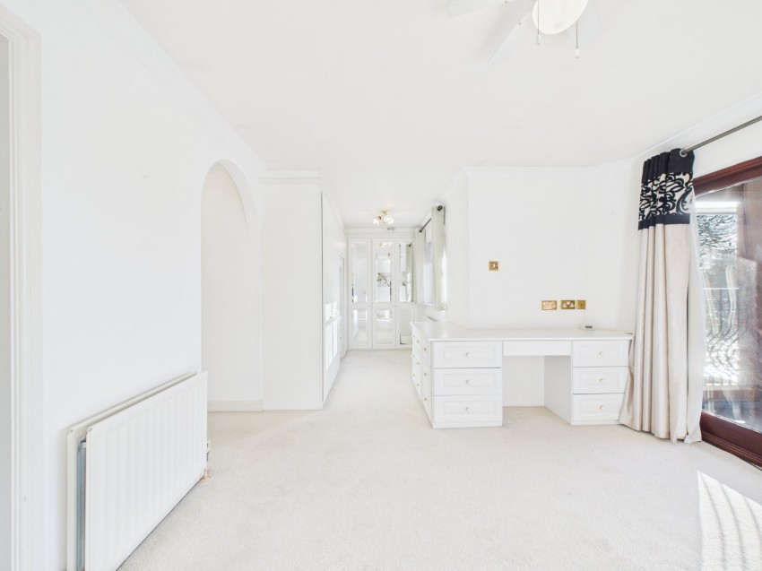 Images for Wraysbury, Staines-upon-Thames, Berkshire EAID:2640919782 BID:STL