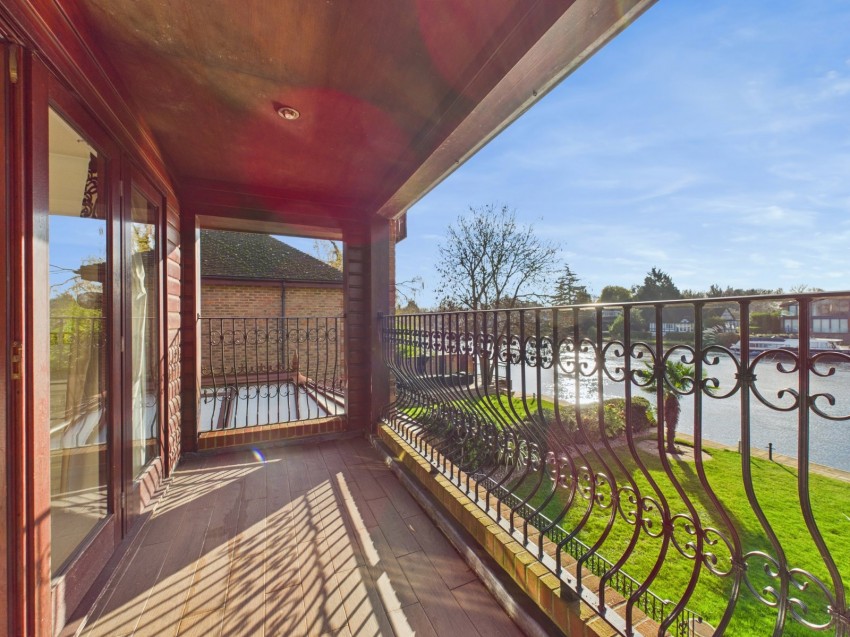 Images for Wraysbury, Staines-upon-Thames, Berkshire EAID:2640919782 BID:STL