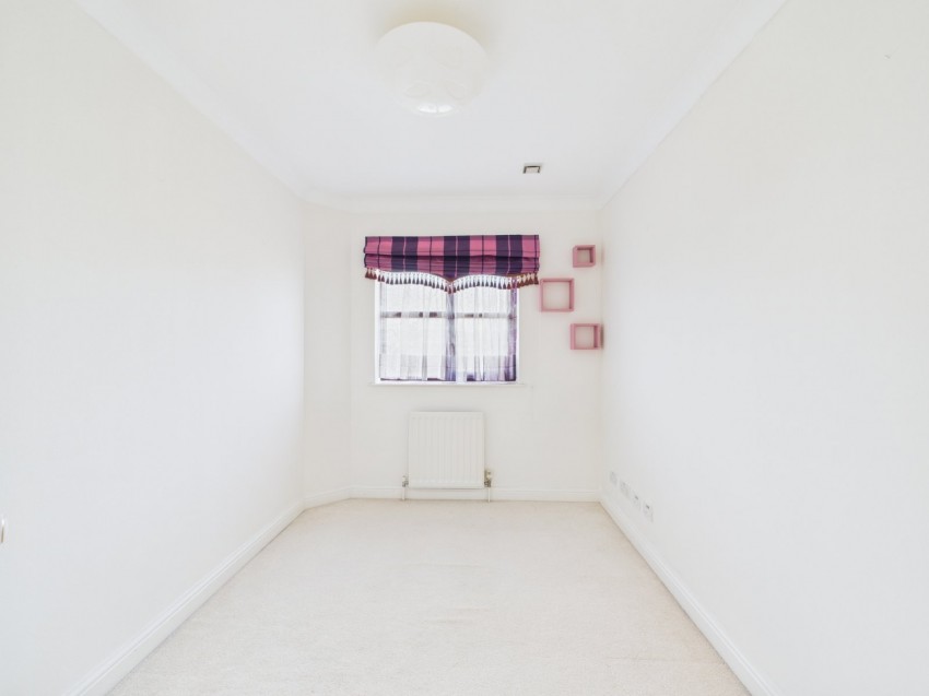 Images for Wraysbury, Staines-upon-Thames, Berkshire EAID:2640919782 BID:STL
