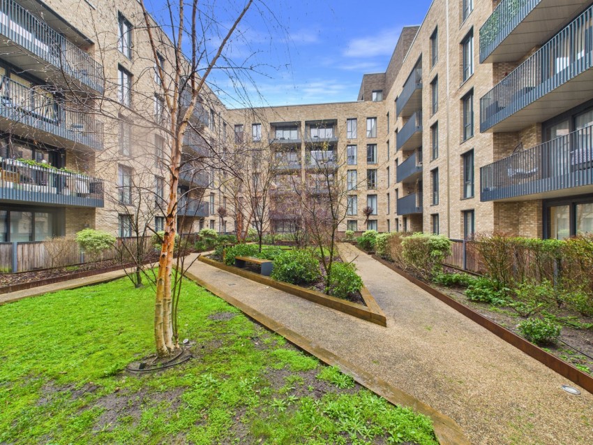 Images for Staines-upon-Thames, Surrey EAID:2640919782 BID:STL