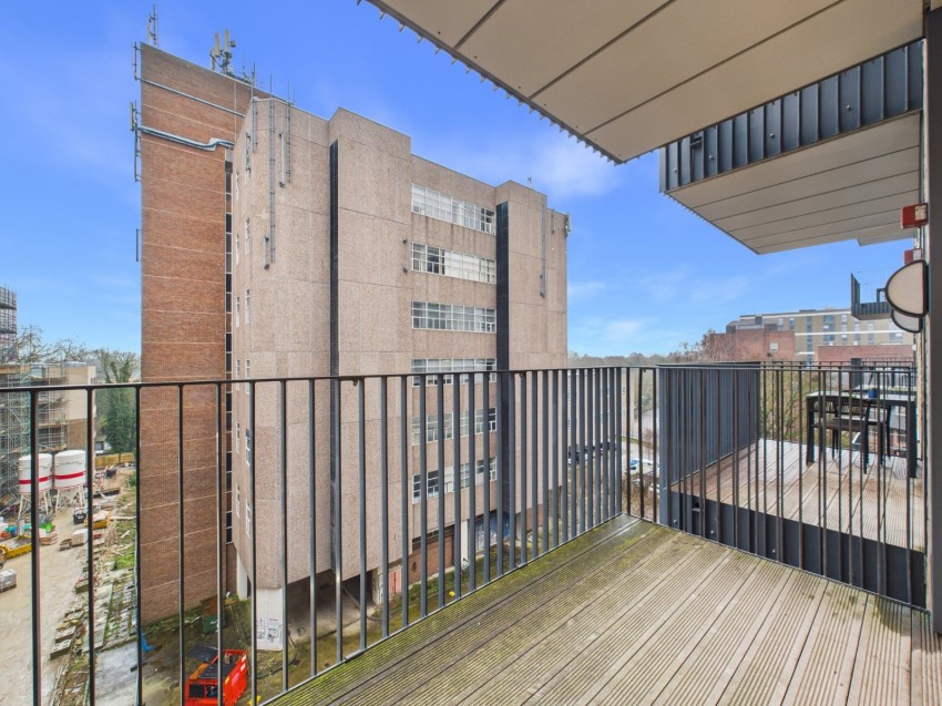 Images for Staines-upon-Thames, Surrey EAID:2640919782 BID:STL