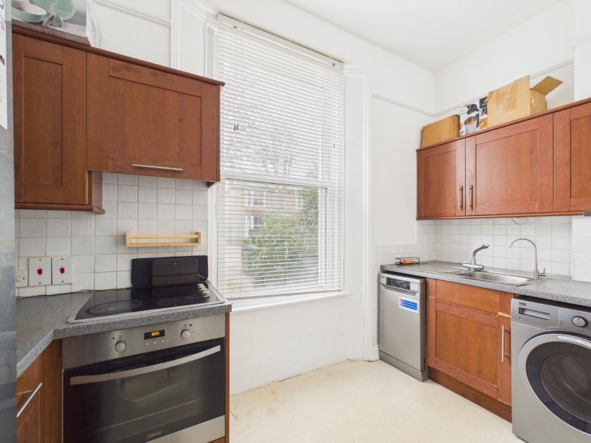 Images for Staines-upon-Thames, Surrey EAID:2640919782 BID:STA