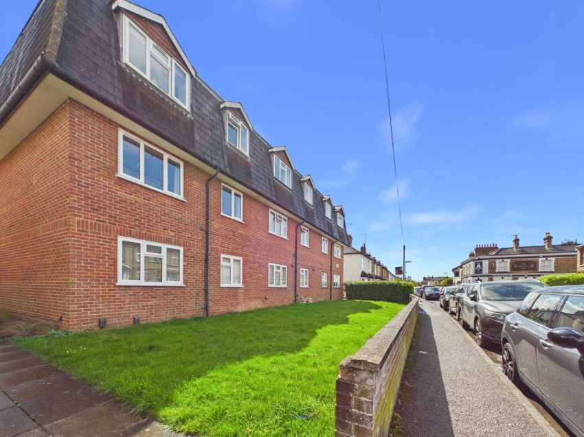 Images for Staines-upon-Thames, Surrey EAID:2640919782 BID:STL