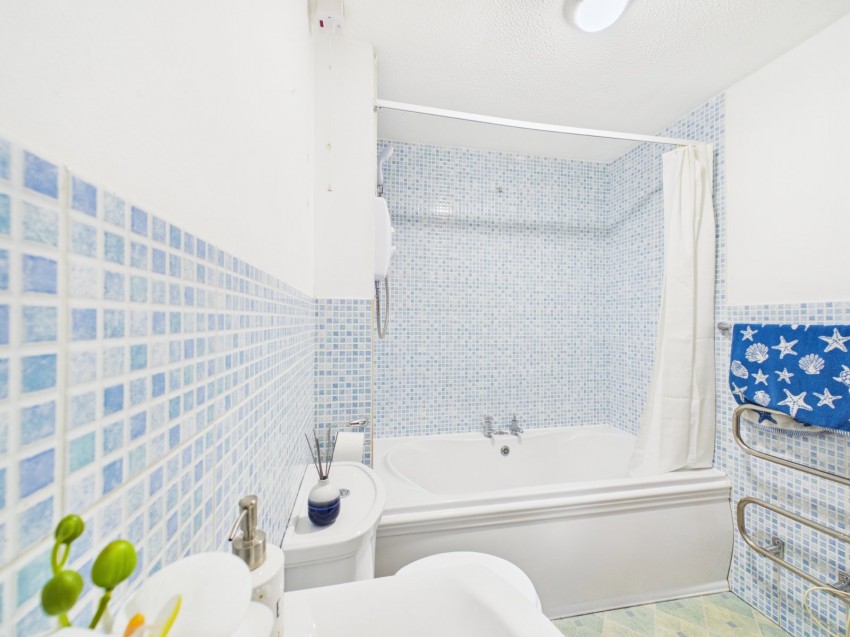 Images for Staines-upon-Thames, Surrey EAID:2640919782 BID:STL