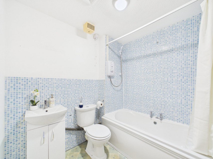 Images for Staines-upon-Thames, Surrey EAID:2640919782 BID:STL