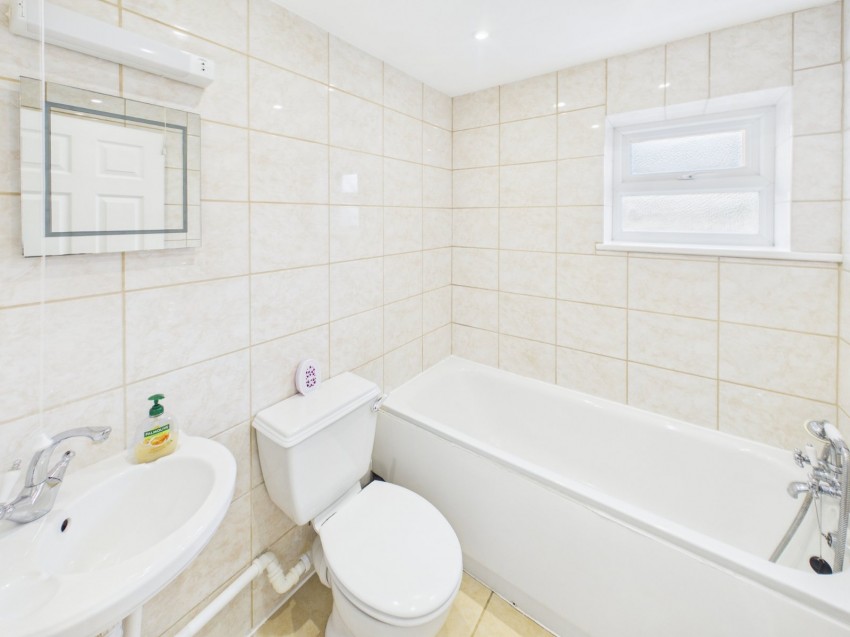 Images for Money Row Green, Holyport, Berkshire EAID:2640919782 BID:WIL