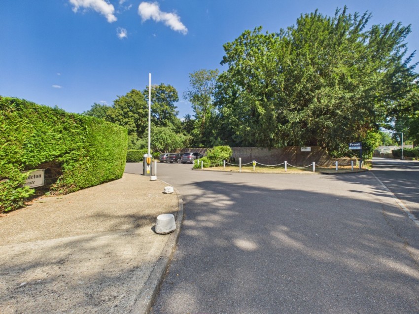 Images for Burfield Road, Old Windsor EAID:2640919782 BID:WIL