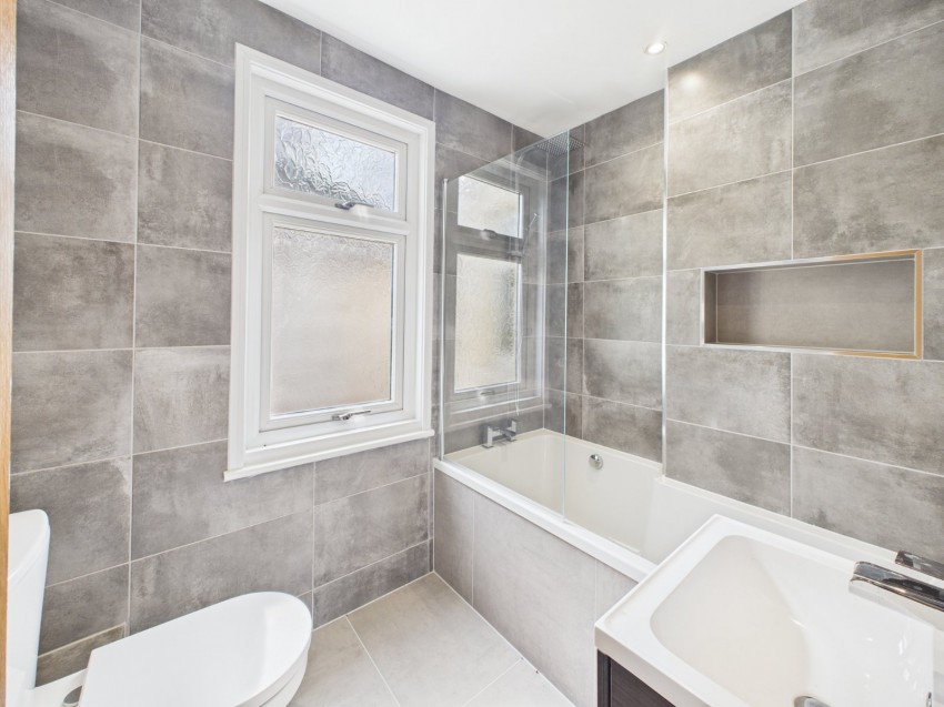 Images for Old Windsor, Berkshire EAID:2640919782 BID:WIN