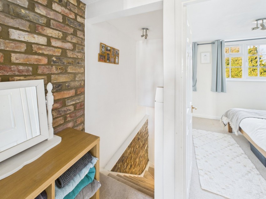 Images for Holyport, Maidenhead, Berkshire EAID:2640919782 BID:WIN