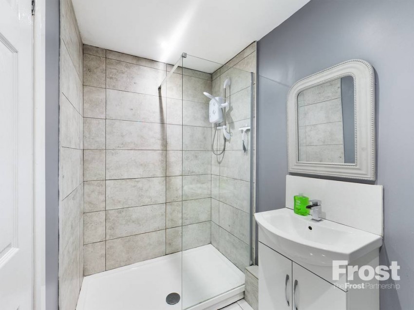 Images for Wraysbury, Berkshire EAID:2640919782 BID:WRA