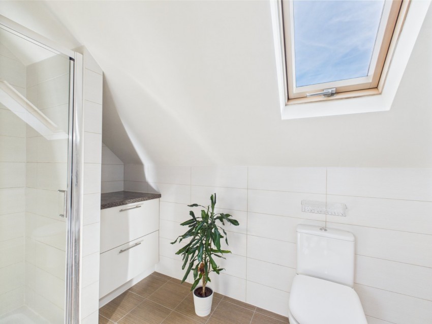 Images for Wraysbury, Berkshire EAID:2640919782 BID:WRA