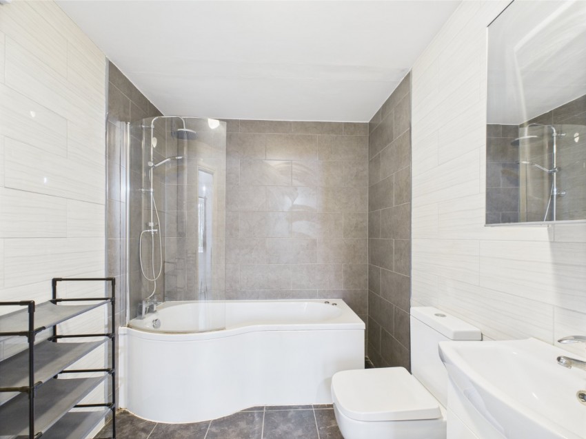 Images for Wraysbury, Berkshire EAID:2640919782 BID:WRA