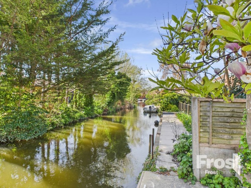 Images for Wraysbury, Berkshire EAID:2640919782 BID:WRA