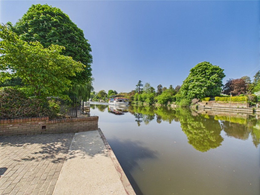 Images for Wraysbury, Berkshire EAID:2640919782 BID:WRA