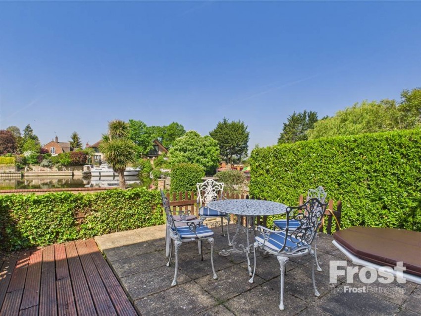 Images for Wraysbury, Berkshire EAID:2640919782 BID:WRA