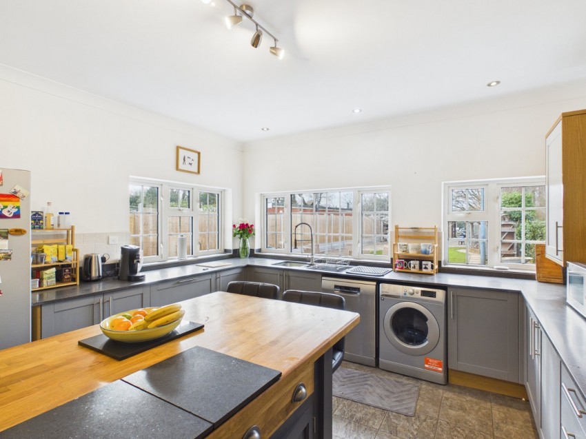 Images for Wraysbury, Berkshire EAID:2640919782 BID:WRA