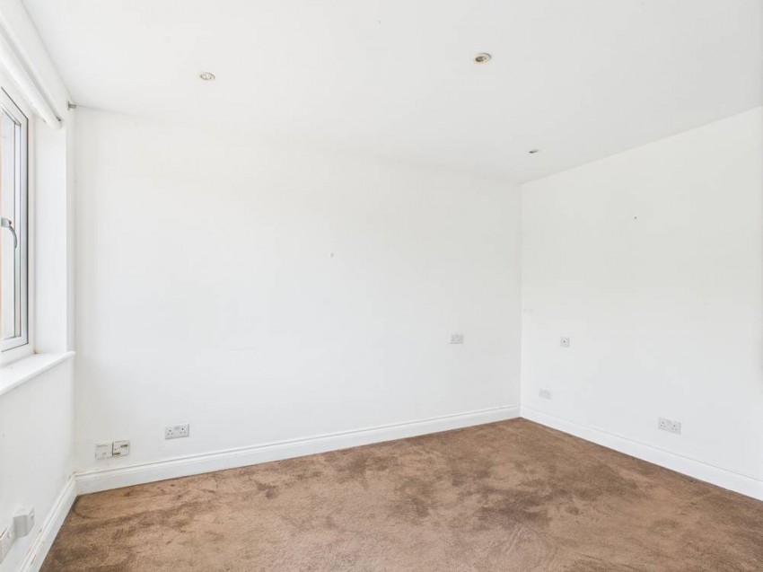 Images for Wraysbury, Berkshire EAID:2640919782 BID:WRA