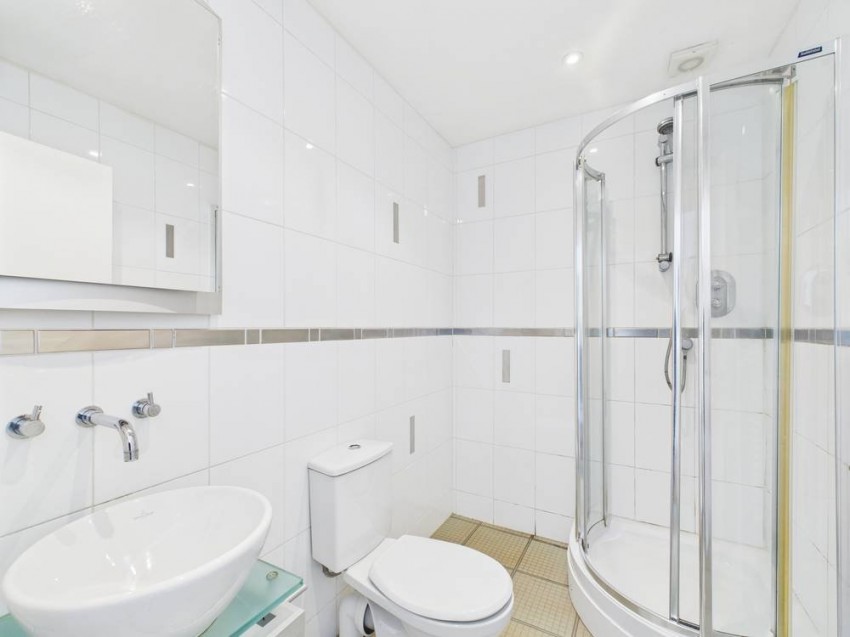 Images for Wraysbury, Berkshire EAID:2640919782 BID:WRA