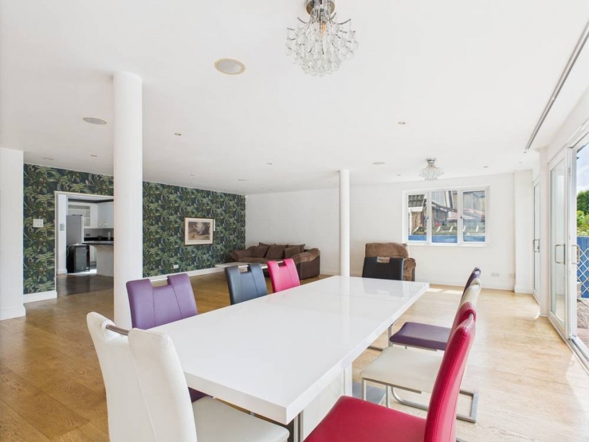 Images for Wraysbury, Berkshire EAID:2640919782 BID:WRA