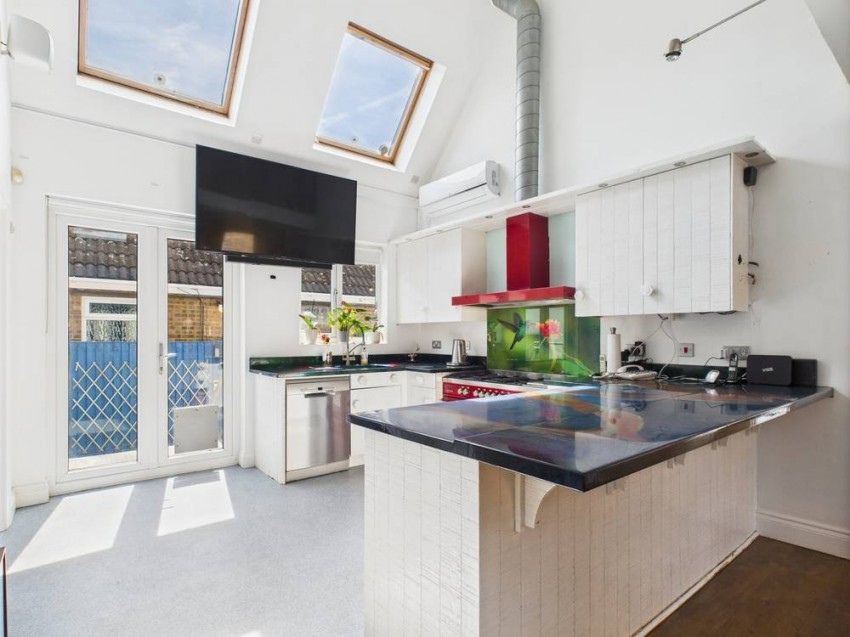 Images for Wraysbury, Berkshire EAID:2640919782 BID:WRA