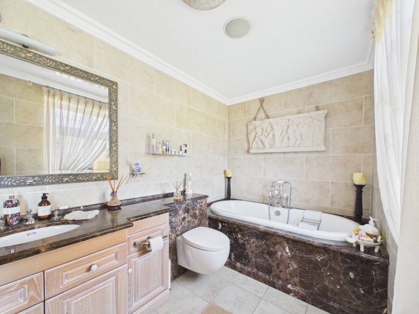Images for Wraysbury, Berkshire EAID:2640919782 BID:WRA