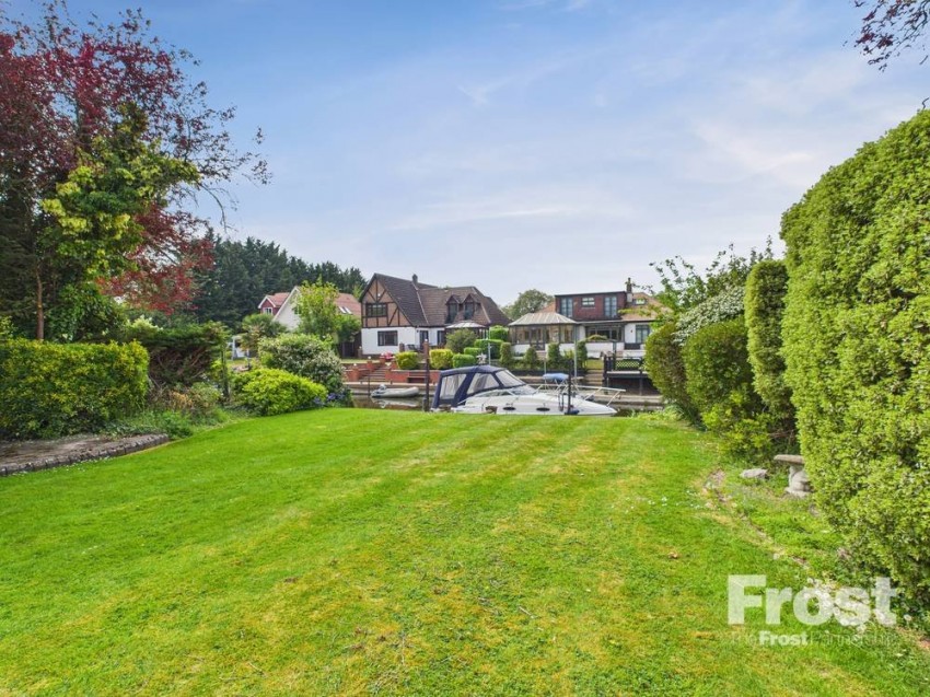Images for Wraysbury, Berkshire EAID:2640919782 BID:WRA