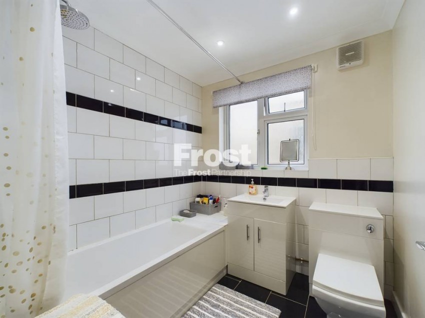 Images for Wraysbury, Berkshire EAID:2640919782 BID:WRA