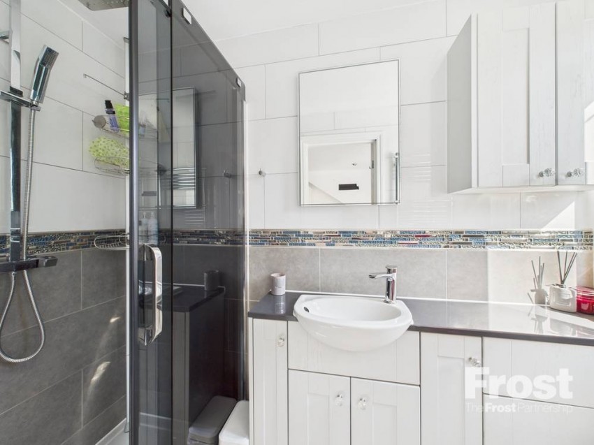 Images for Wraysbury, Berkshire EAID:2640919782 BID:WRA