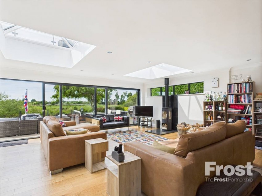 Images for Wraysbury, Staines-upon-Thames, Berkshire EAID:2640919782 BID:WRA