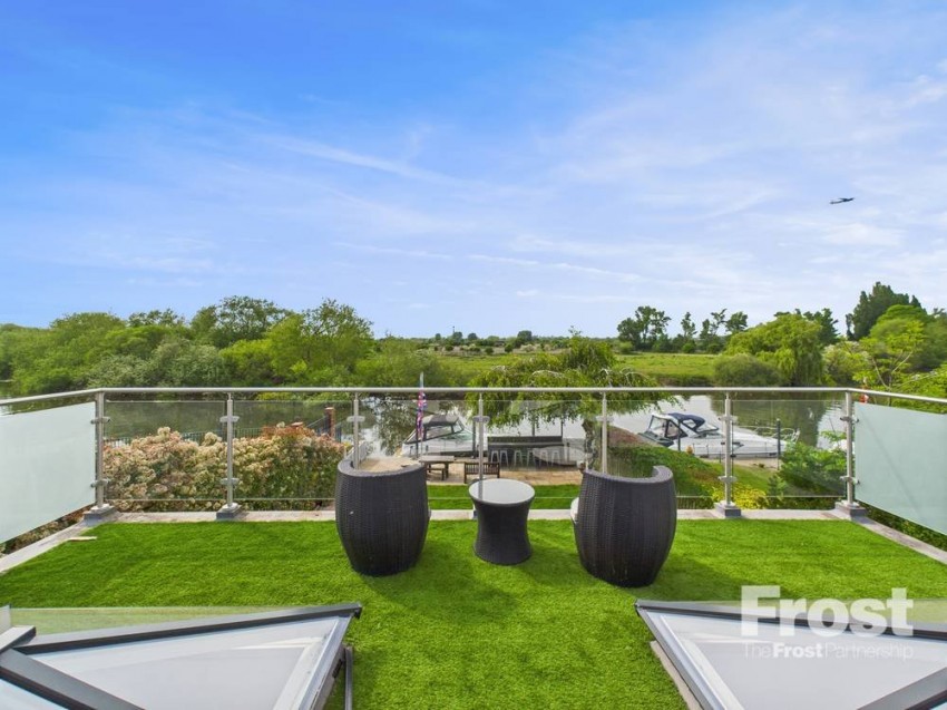 Images for Wraysbury, Staines-upon-Thames, Berkshire EAID:2640919782 BID:WRA