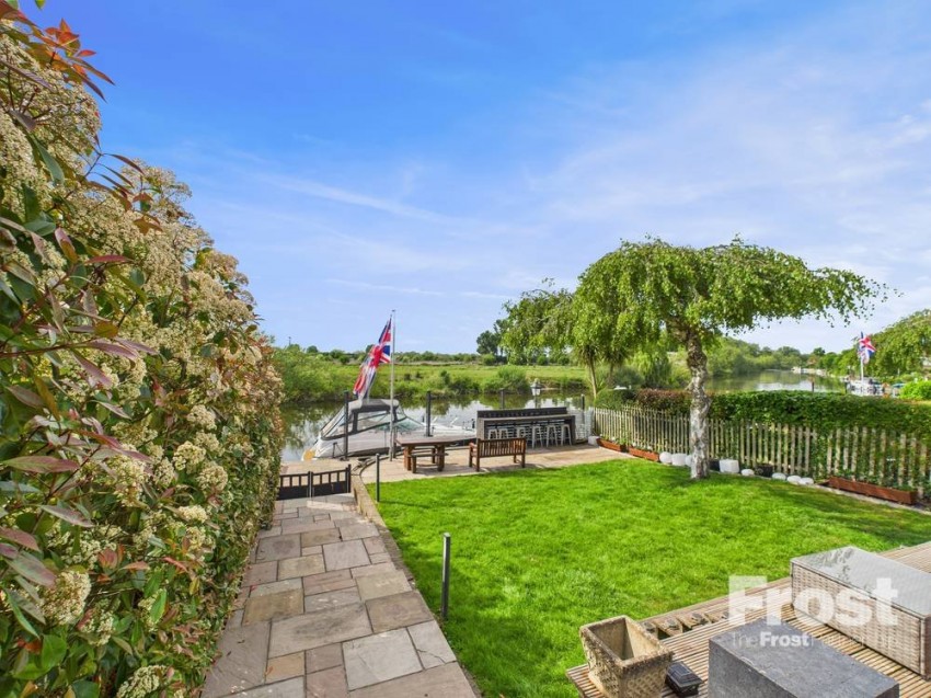 Images for Wraysbury, Staines-upon-Thames, Berkshire EAID:2640919782 BID:WRA