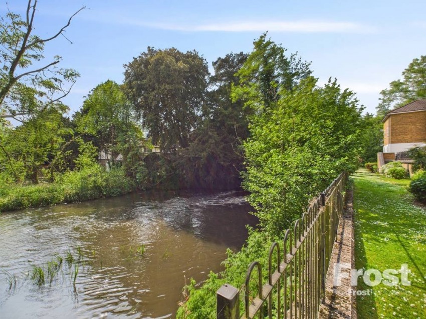 Images for Wraysbury, Berkshire EAID:2640919782 BID:WRA