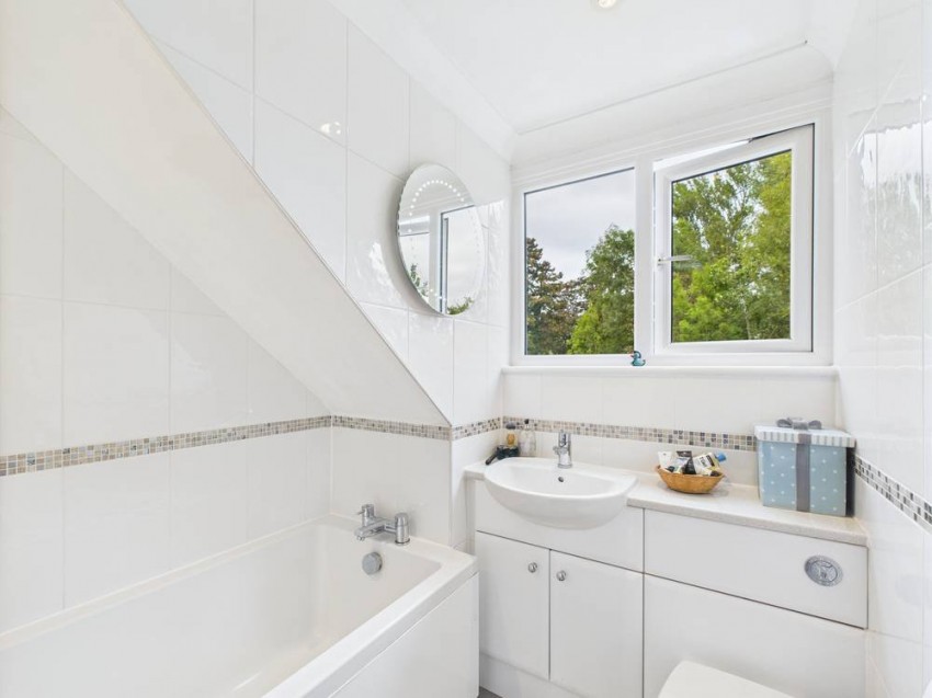 Images for Wraysbury, Berkshire EAID:2640919782 BID:WRA