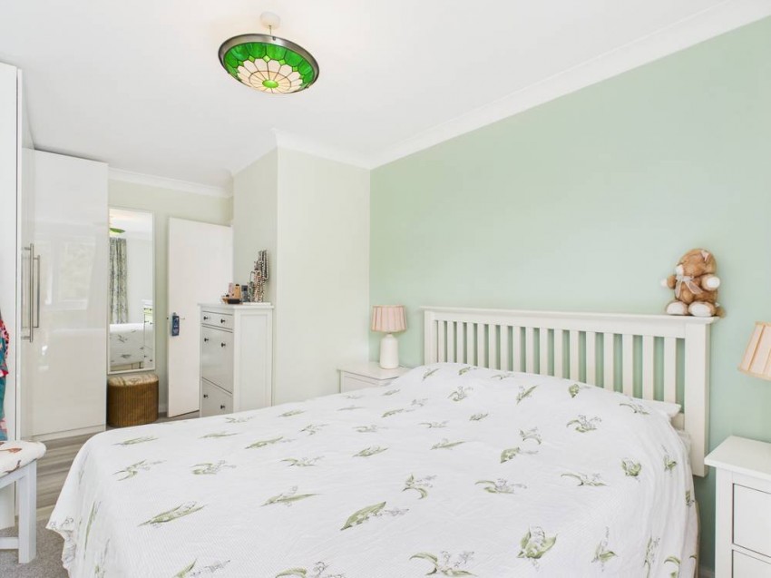 Images for Wraysbury, Berkshire EAID:2640919782 BID:WRA