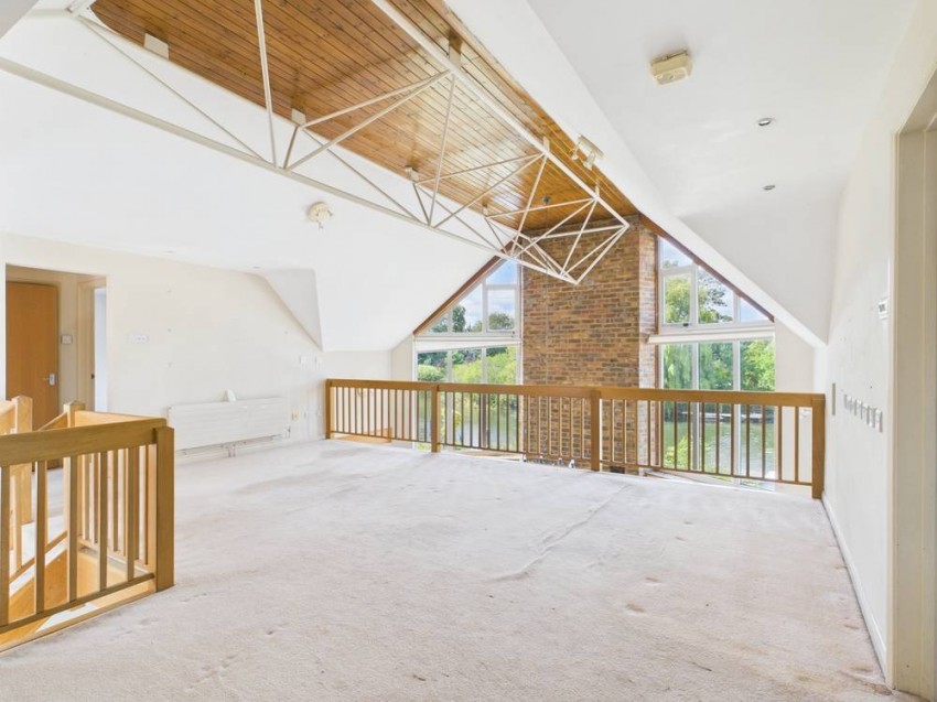 Images for Wraysbury, Berkshire EAID:2640919782 BID:WRA