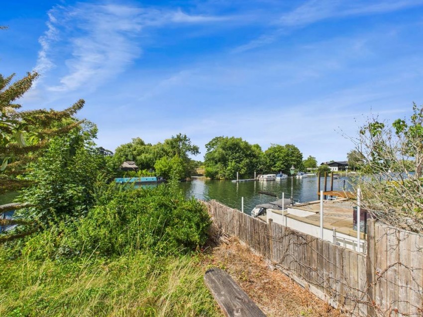 Images for Wraysbury, Berkshire EAID:2640919782 BID:WRA