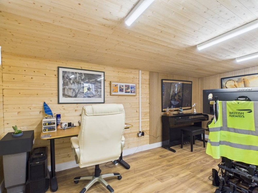 Images for Wraysbury, Berkshire EAID:2640919782 BID:WRA