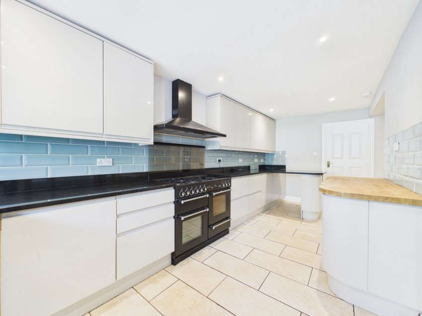 Images for Wraysbury, Staines-upon-Thames, Berkshire EAID:2640919782 BID:STL