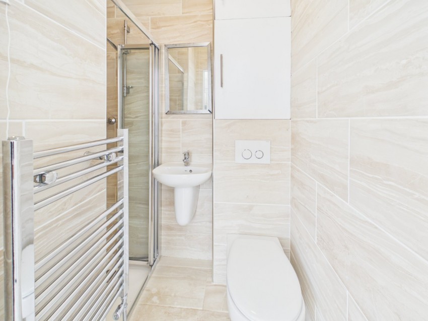 Images for Wraysbury, Staines-upon-Thames, Berkshire EAID:2640919782 BID:STL