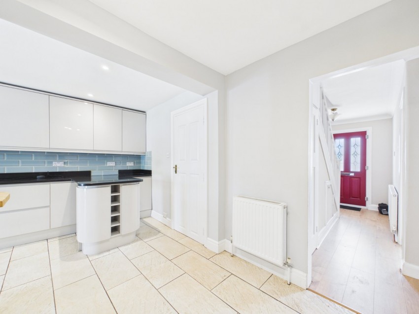 Images for Wraysbury, Staines-upon-Thames, Berkshire EAID:2640919782 BID:STL