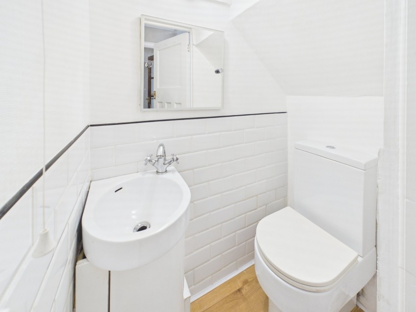 Images for Wraysbury, Staines-upon-Thames, Berkshire EAID:2640919782 BID:STL