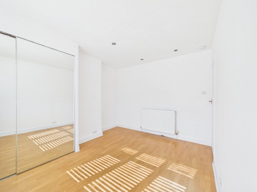 Images for Wraysbury, Staines-upon-Thames, Berkshire EAID:2640919782 BID:STL