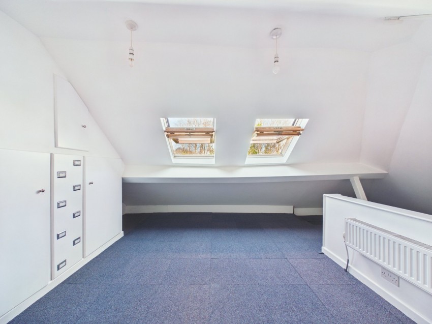 Images for Wraysbury, Staines-upon-Thames, Berkshire EAID:2640919782 BID:STL