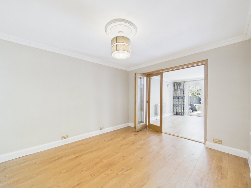 Images for Wraysbury, Staines-upon-Thames, Berkshire EAID:2640919782 BID:STL