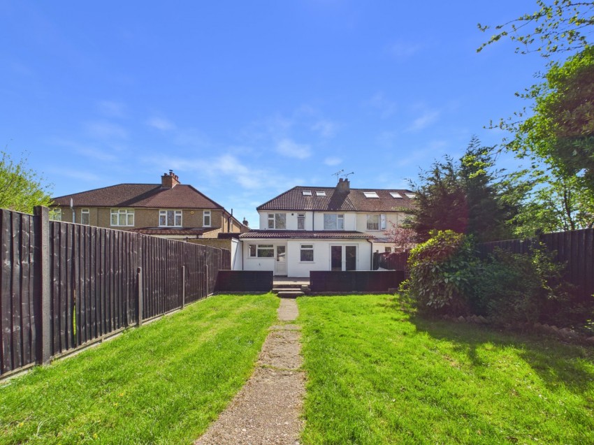 Images for Wraysbury, Staines-upon-Thames, Berkshire EAID:2640919782 BID:STL