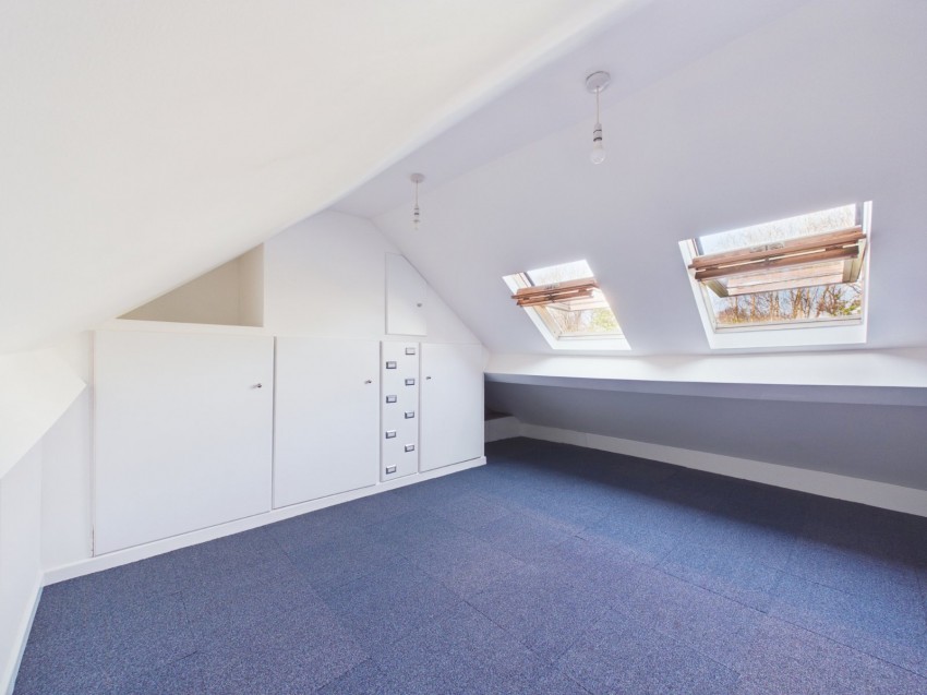 Images for Wraysbury, Staines-upon-Thames, Berkshire EAID:2640919782 BID:STL