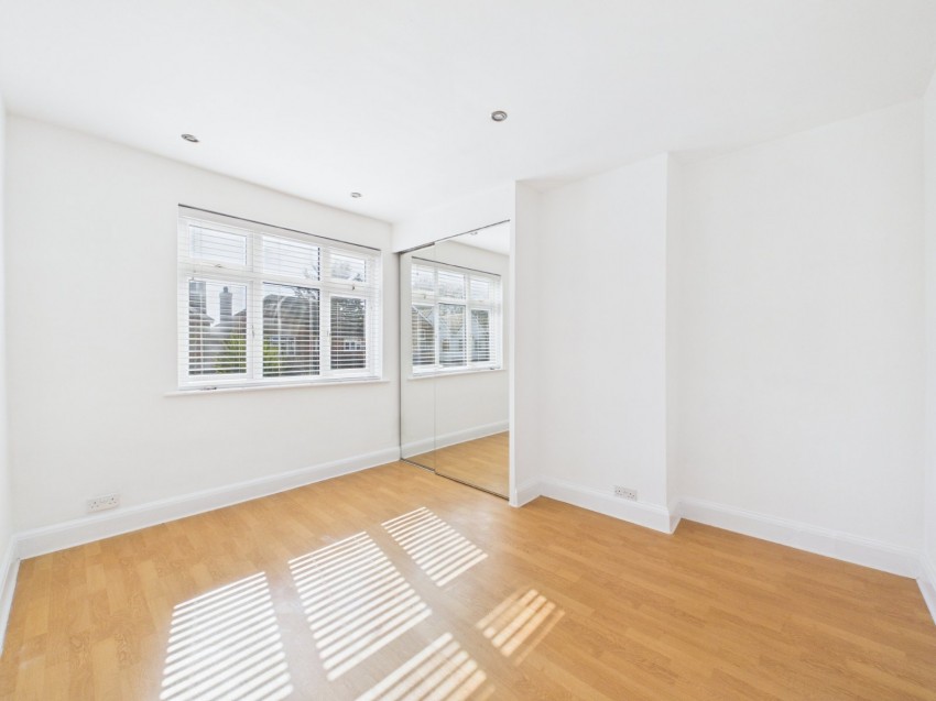 Images for Wraysbury, Staines-upon-Thames, Berkshire EAID:2640919782 BID:STL