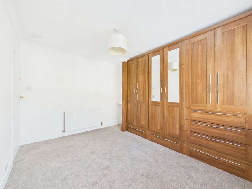 Images for Wraysbury, Staines-upon-Thames, Berkshire EAID:2640919782 BID:STL