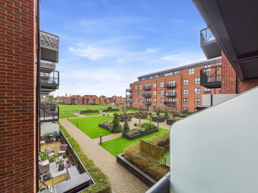 Images for Ashford, Surrey EAID:2640919782 BID:ASH