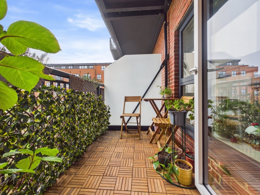 Images for Ashford, Surrey EAID:2640919782 BID:ASH